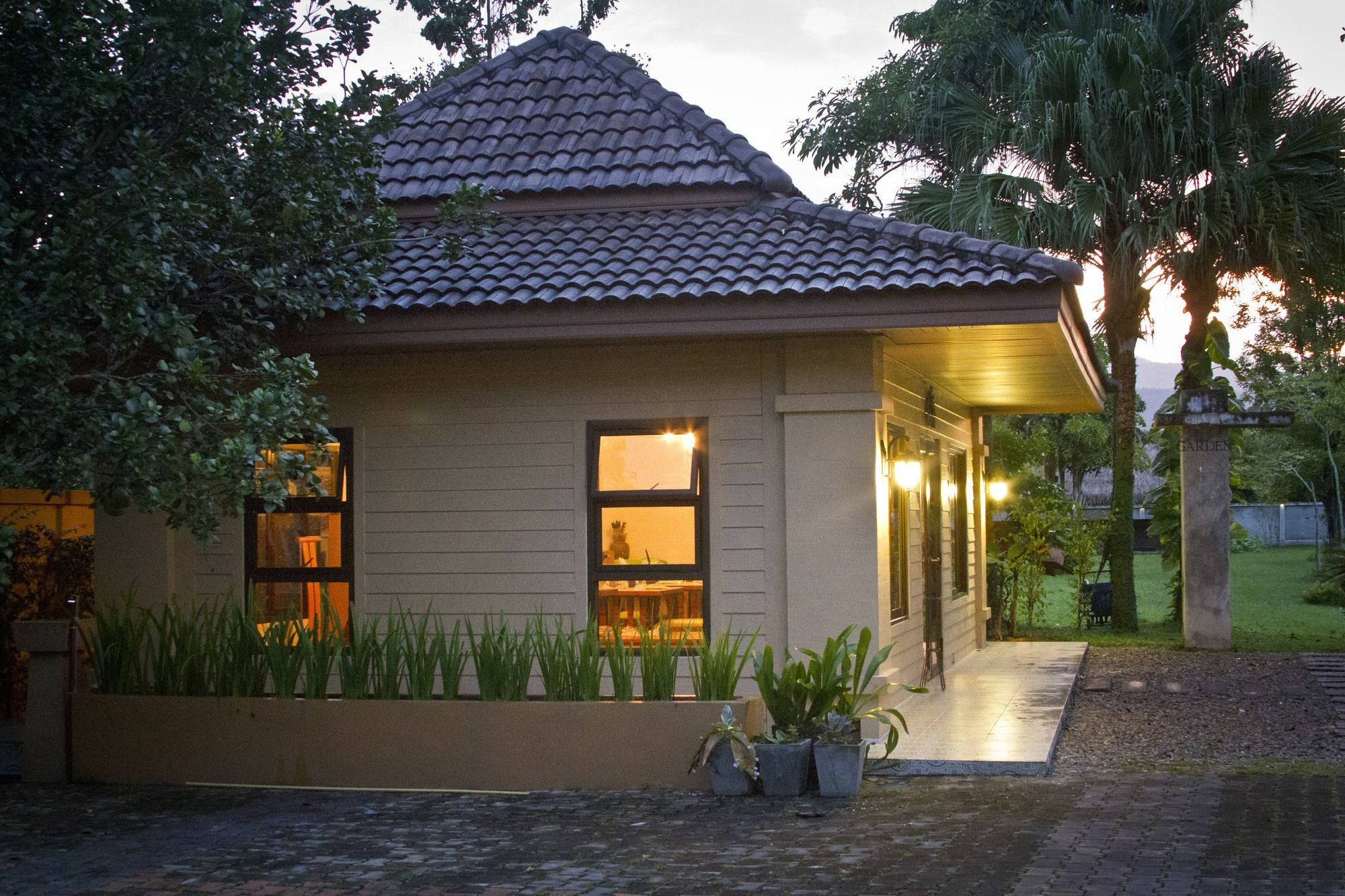 Calvary Home Mae Rim Exteriör bild